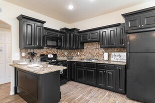 Chapel Hill Place in El Paso, TX - Building Photo