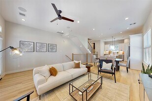 3704 Creekmont Grn Ln in Houston, TX - Building Photo