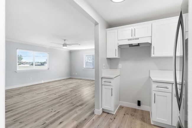 2884 La Salle Ave in Costa Mesa, CA - Building Photo - Building Photo