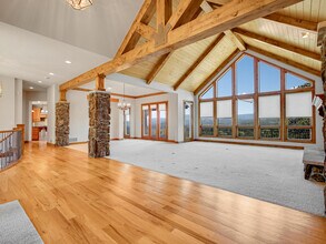 30296 Snowbird Ln in Evergreen, CO - Foto de edificio - Building Photo