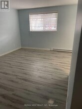 2365 Marine Dr in Oakville, ON - Building Photo - Building Photo