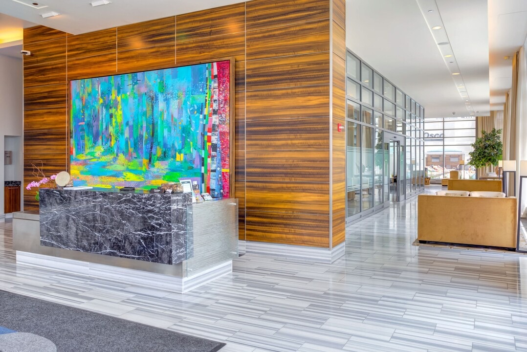 411 N Halsted St, Unit 610 in Chicago, IL - Building Photo