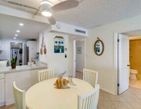 201 E Ocean Dr, Unit 3-310 in Key Colony Beach, FL - Building Photo - Building Photo