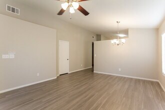 3105 Macaroon Way in North Las Vegas, NV - Building Photo - Building Photo