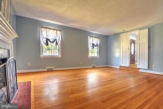 8016 Old Georgetown Rd in Bethesda, MD - Building Photo - Building Photo