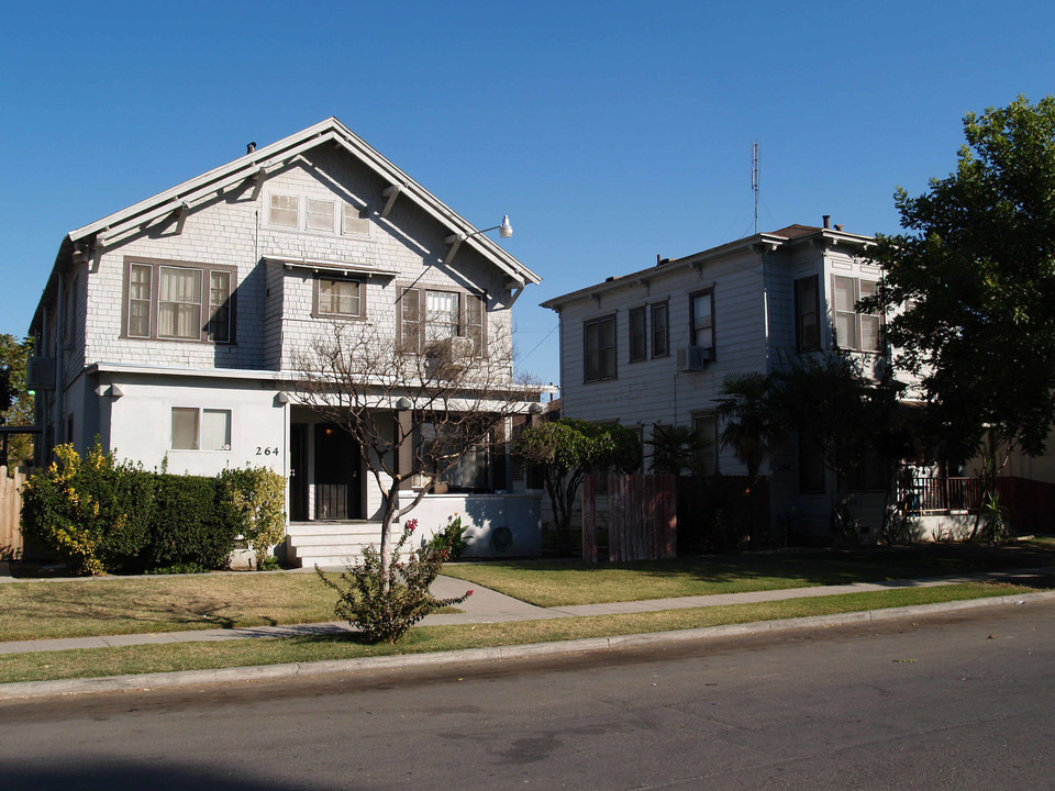 254-264 N Roosevelt Ave in Fresno, CA - Building Photo