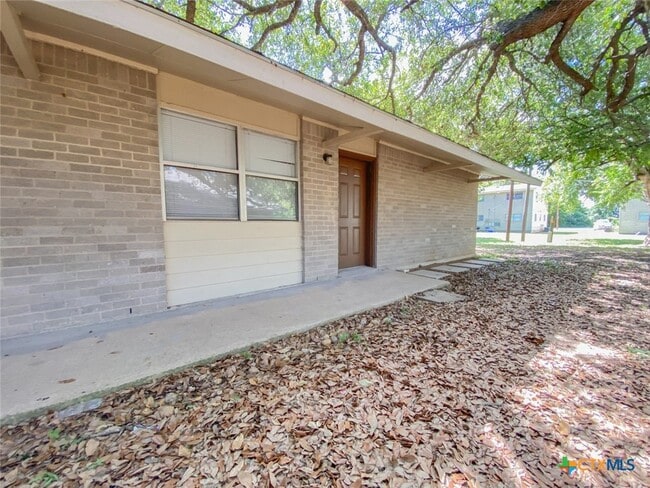 20115 San Marcos Hwy in San Marcos, TX - Foto de edificio - Building Photo