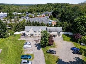 1860 E Main St in Mohegan Lake, NY - Building Photo - Building Photo