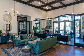 Villa Veneto at Palm Valley in San Jose, CA - Foto de edificio - Building Photo