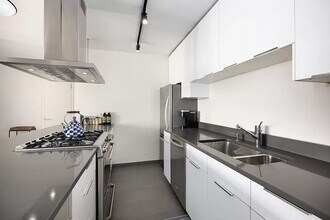 222 W 14th St in New York, NY - Building Photo - Building Photo