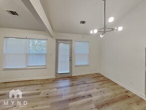 3221 River Mist Cove in Decatur, GA - Foto de edificio - Building Photo