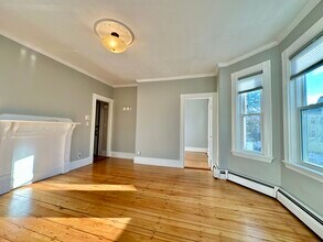 28 Goldsmith St, Unit 2 in Boston, MA - Building Photo - Building Photo