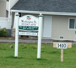 Washington Street Studio Apartments in Albany, OR - Building Photo - Building Photo