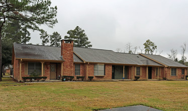 Woodland Park Townhomes in Beaumont, TX - Building Photo - Building Photo