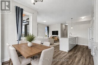 82 Franchise Private in Ottawa, ON - Building Photo - Building Photo