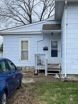 806 2nd St, Unit 806 1/2 Unit B in Belton, MO - Building Photo