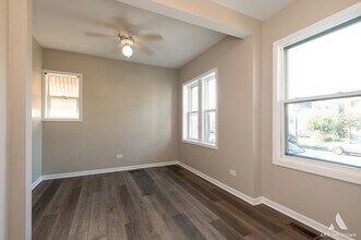 2742 N 74th Ct in Elmwood Park, IL - Building Photo - Building Photo