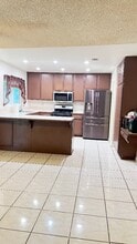 984 N Teakwood Ave in Rialto, CA - Building Photo - Building Photo