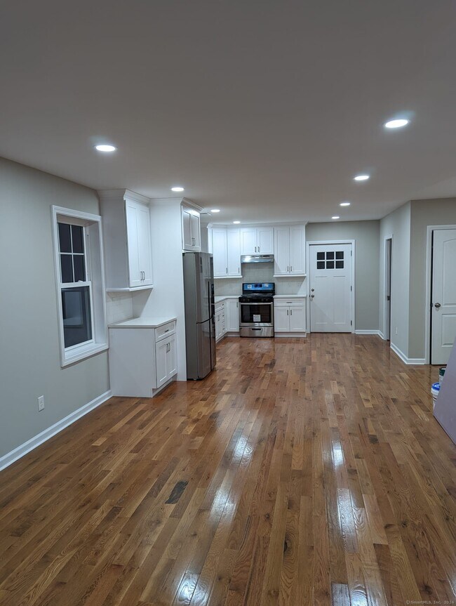 51 Indian Ave in Bridgeport, CT - Building Photo - Building Photo