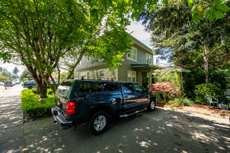 1401 W Bertona St in Seattle, WA - Building Photo - Building Photo