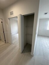 879 E 24th St, Unit 204 in Hialeah, FL - Building Photo - Building Photo