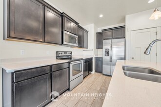 607 Sawback Ln in Draper, UT - Building Photo - Building Photo