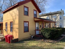 413 Emmet St in Ypsilanti, MI - Building Photo