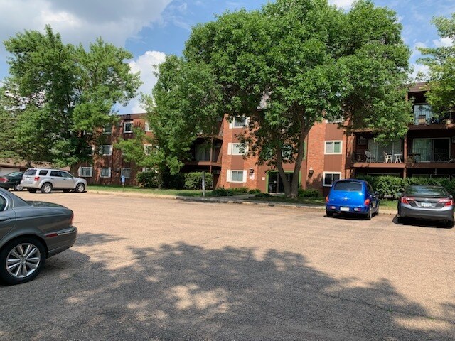 16829 Toronto Ave SE, Unit 303 in Prior Lake, MN - Building Photo