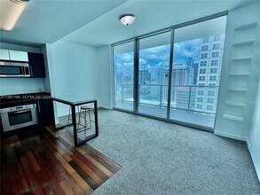 300 S Biscayne Blvd, Unit 2703 in Miami, FL - Foto de edificio - Building Photo