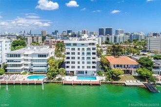 9180 W Bay Harbor Dr-Unit -Apt 5C in Bay Harbor Islands, FL - Foto de edificio - Building Photo