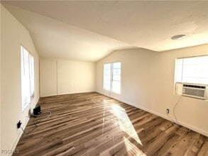 8115 Tolles Dr in North Fort Myers, FL - Foto de edificio - Building Photo