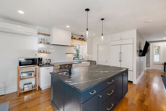 14 Hubbard Ave, Unit 14 in Cambridge, MA - Building Photo - Building Photo