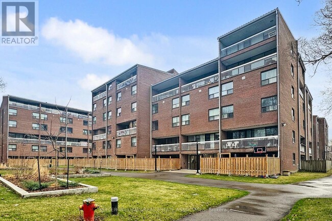 207 MAIN LEVEL - 4064 LAWRENCE Ave