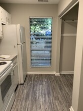 225 Village Ln in Greensboro, NC - Building Photo - Building Photo