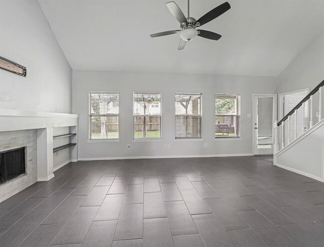 13515 Ryanwood Dr in Houston, TX - Building Photo - Building Photo