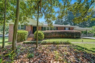 2127 Desmond Dr in Decatur, GA - Building Photo - Building Photo