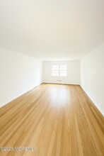 40 Dwight Dr in Ocean Township, NJ - Building Photo - Building Photo