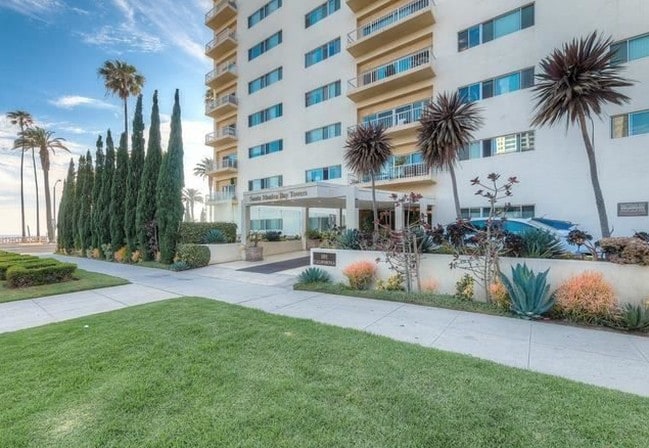 101 California Ave, Unit 202 in Santa Monica, CA - Foto de edificio - Building Photo