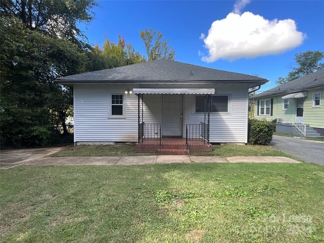 725 Lincolnton Rd in Salisbury, NC - Building Photo - Building Photo