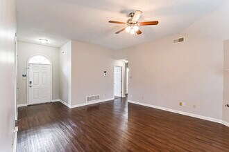 5929 White Ridge Cir E in Olive Branch, MS - Building Photo - Building Photo