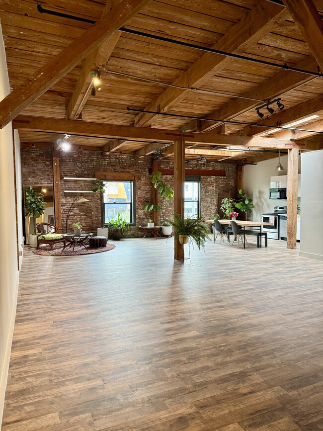 The Newberry Lofts / Artist Loft Apartments