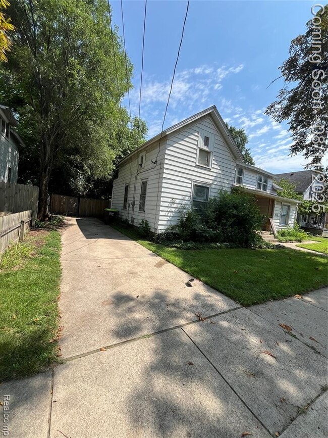 714 W 8th St in Monroe, MI - Foto de edificio - Building Photo