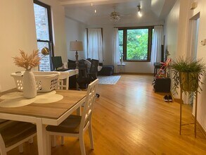 2652 W Superior St, Unit 2 in Chicago, IL - Building Photo - Building Photo