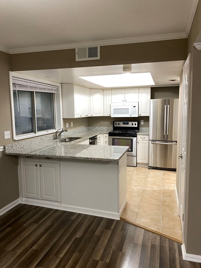 property at 450 Huntington Ridge Dr