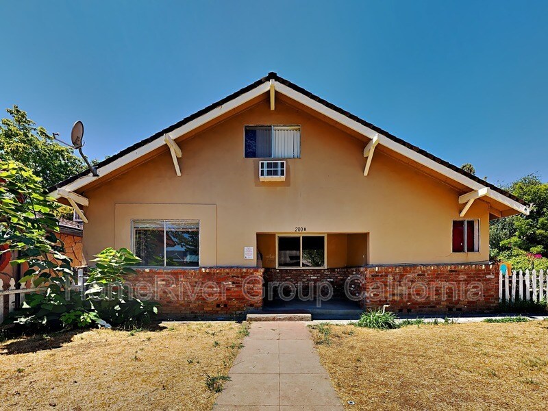 200 Riverside Ave in Roseville, CA - Building Photo