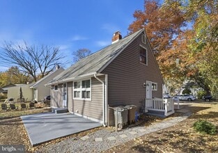 5724 Denfield Rd in Rockville, MD - Building Photo - Building Photo