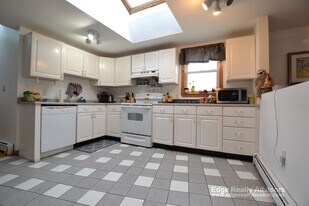 66 Brooks St, Unit 3 in Boston, MA - Building Photo