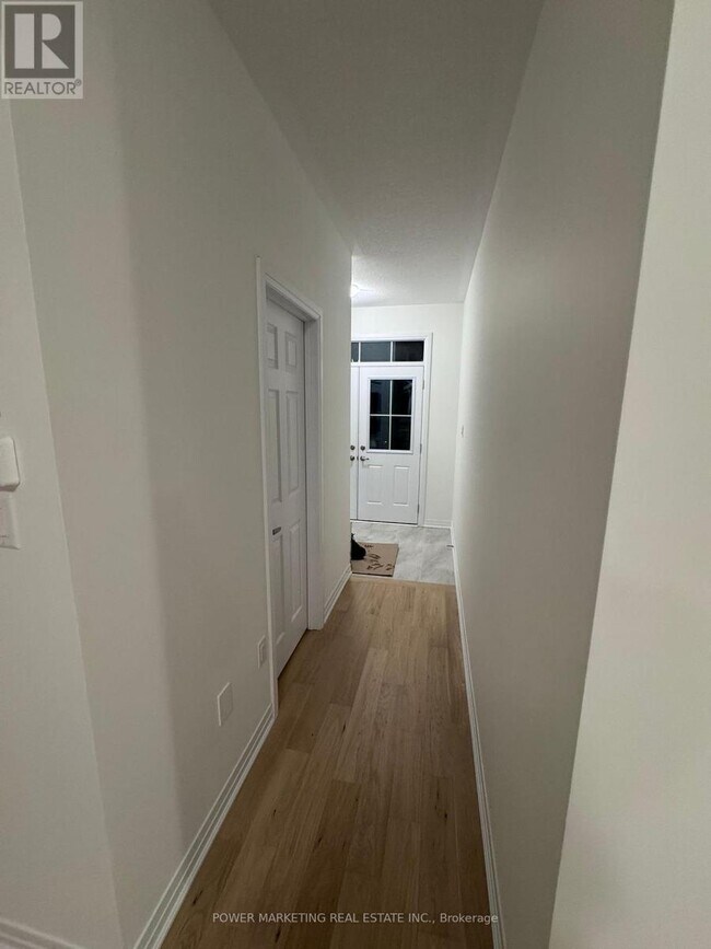 143 Gillespie Dr in Brantford, ON - Building Photo - Building Photo