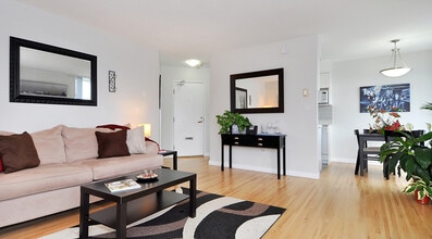 Emerald Terrace Apartments in Vancouver, BC - Building Photo - Building Photo