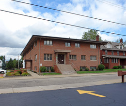 48 E Main St in Girard, OH - Building Photo - Building Photo